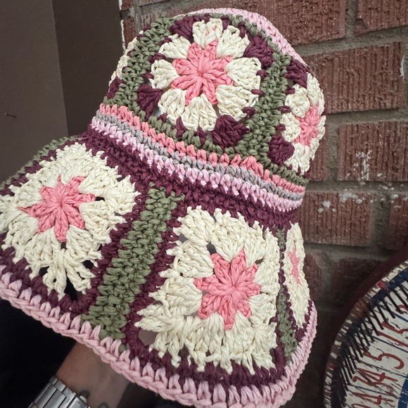 NEW unique Crochet Sun Hat - Pink, Green, Cream
With comfort strap inside🩷🤍💚 - Picture 2 of 6